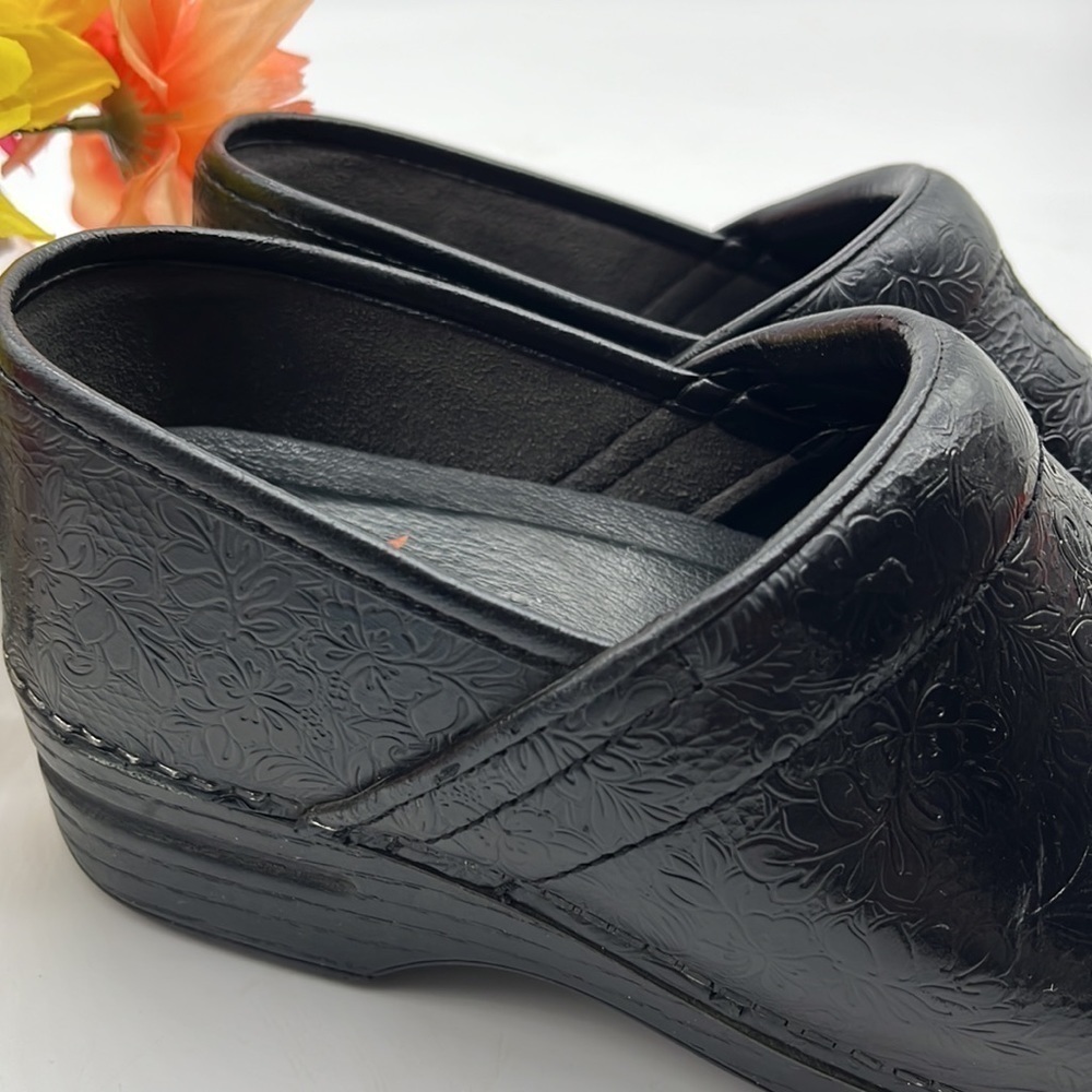Dansko Black Leather stamped Leather Sz 38. DAN1230D - Picture 3 of 9